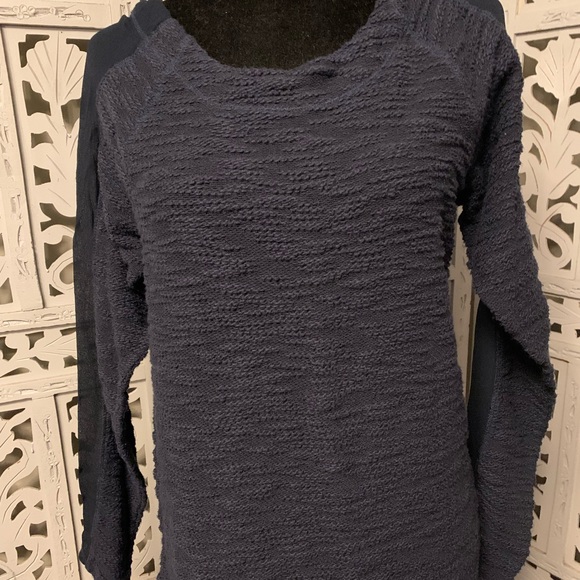 SAKS FIFTH AVENUE DARLING DARK NAVY BLUE TEXTURED LONG SLEEVE SWEATER TOP - Picture 2 of 9